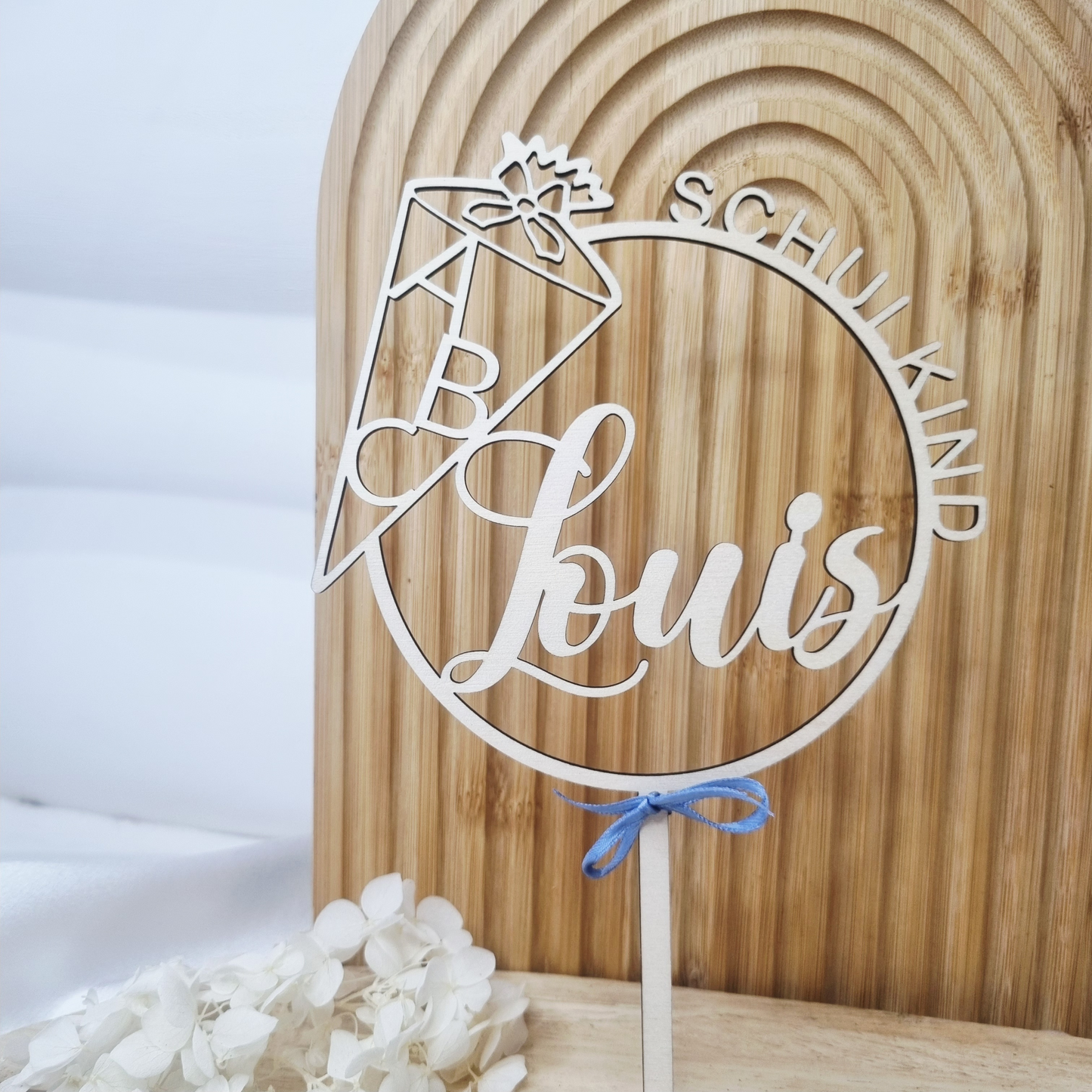 Personalisierter Cake Topper Einschulung aus Holz – mit Name & Schultüte | Tortenstecker Schulkind | Geschenk & Deko für Mädchen & Jungen