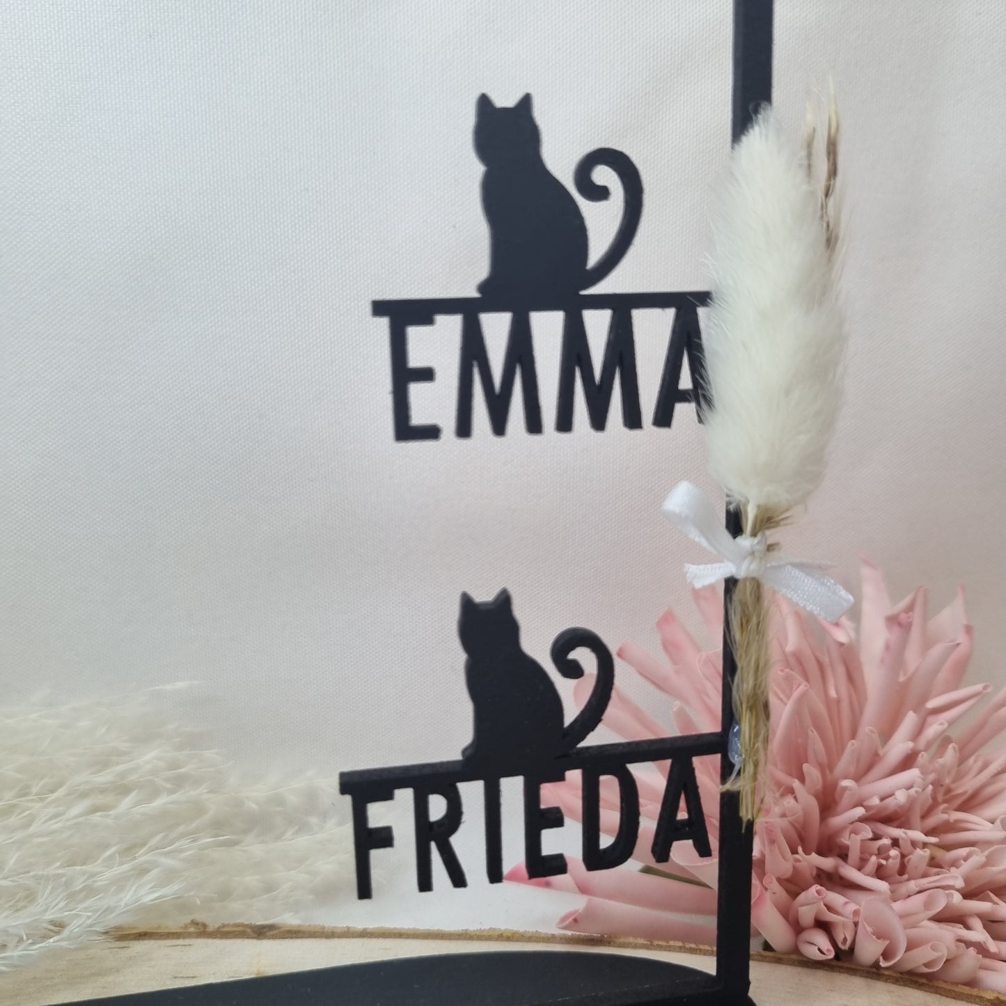 Haus mit Namen in schwarz | personalisiert | Einzugsgeschenk | Türschild | Familie | Hochzeit | Hund | Katze