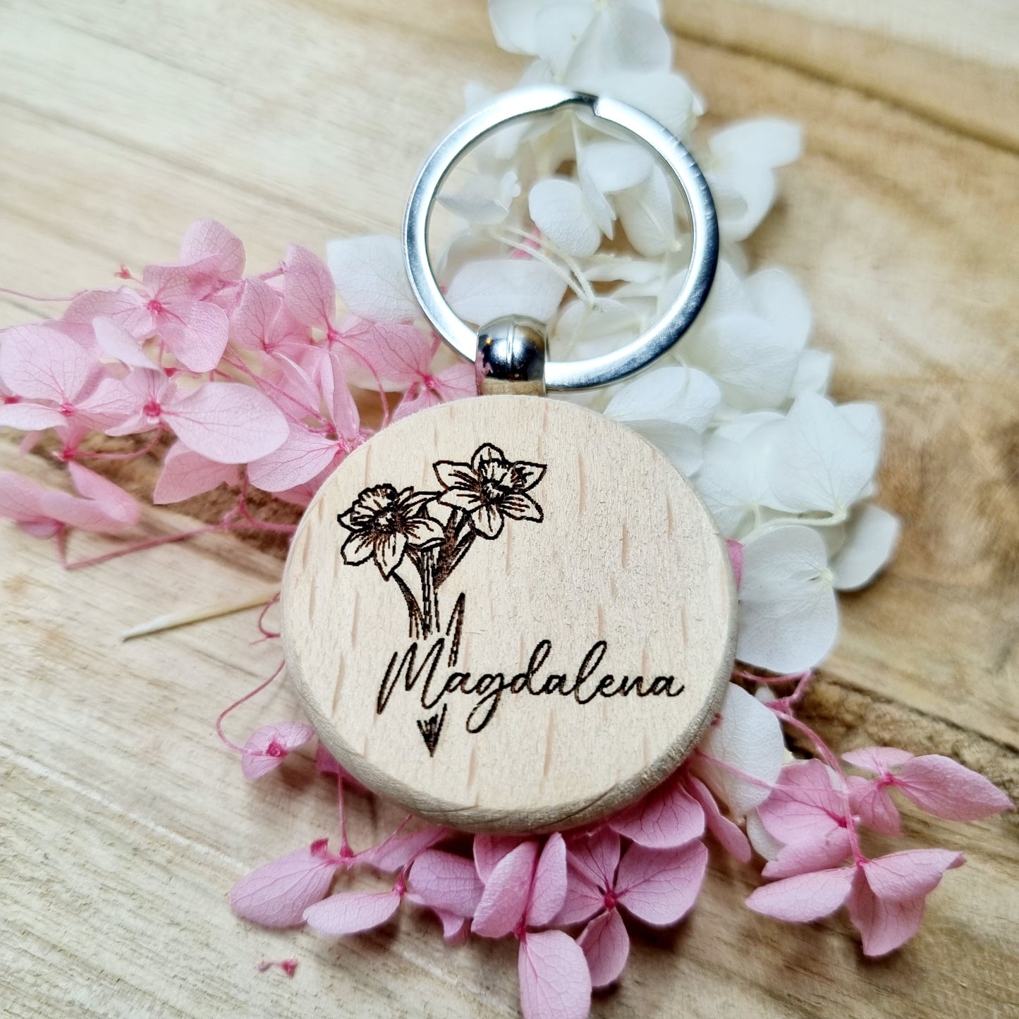 Schlüsselanhänger aus Holz mit Gravur