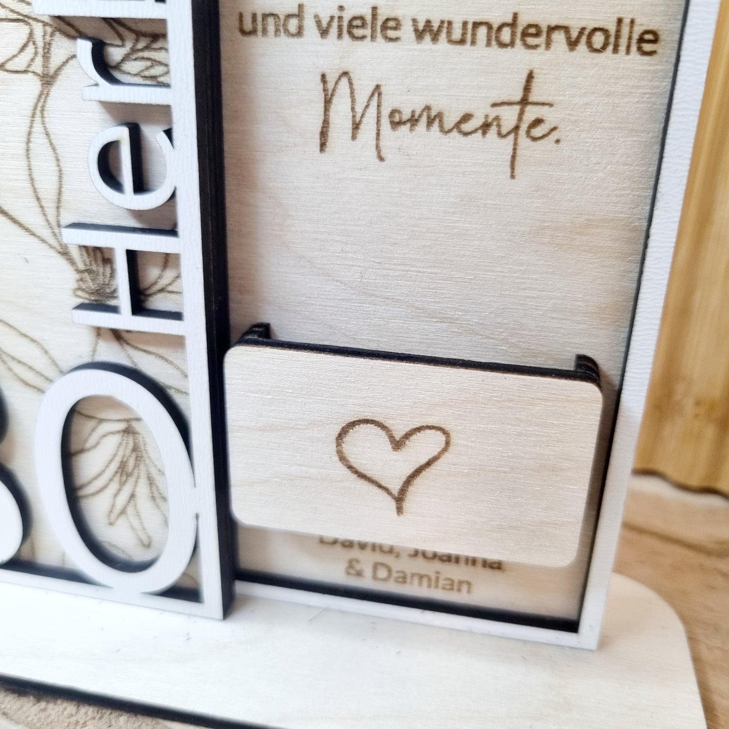 Geschenk zum Geburtstag | Personalisierte Holzdekoration mit Gravur