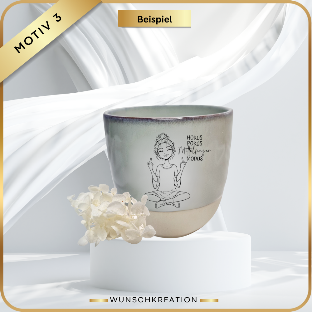 Gravierte Steingut Tasse Grün/Beige | Handgezeichnete Sarkasmus-Motive