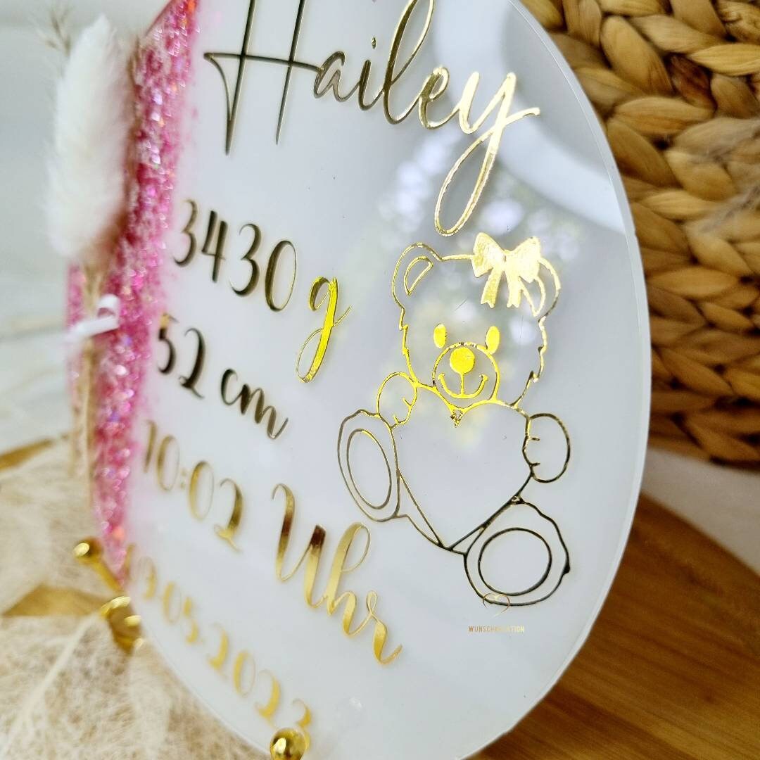 Personalisierte Acryltafel zur Geburt | Mit Motiv und Ständer