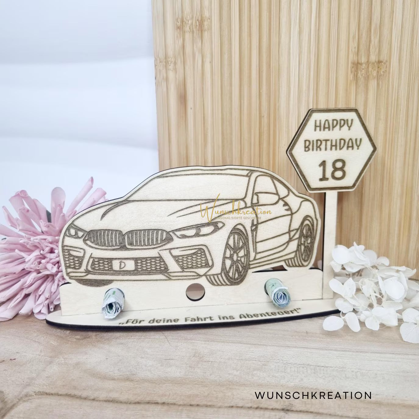 Geldgeschenk Auto aus Holz – Personalisiert mit Name & Alter | Führerschein | Geburtstag Teenager