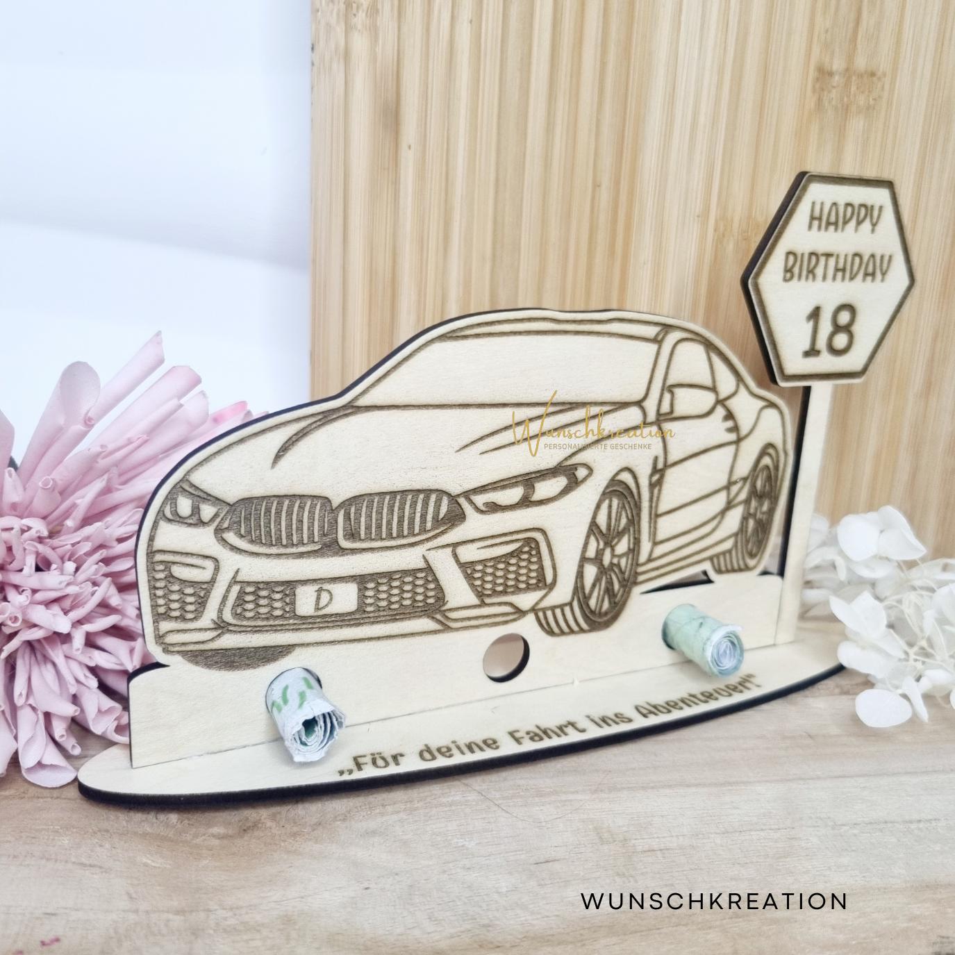 Geldgeschenk Auto aus Holz – Personalisiert mit Name & Alter | Führerschein | Geburtstag Teenager
