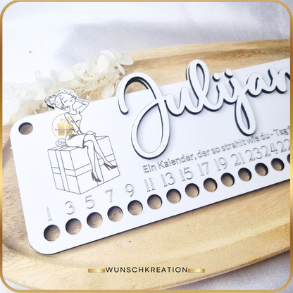 Personalisierter Adventskalender aus Holz – Handgefertigt mit Gravur & Glitzereffekt