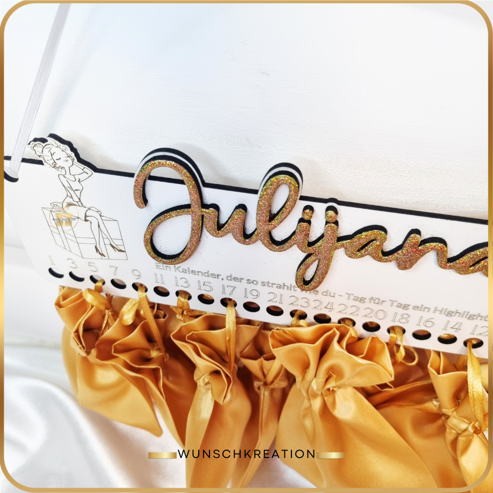 Personalisierter Adventskalender aus Holz – Handgefertigt mit Gravur & Glitzereffekt