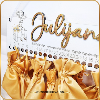 Personalisierter Adventskalender aus Holz mit Gravur und Glitzereffekt