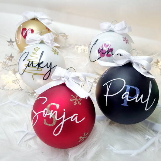 Personalisierte Weihnachtskugeln aus Glas – Glanz | Mit Namen, Herz, Pfote oder Motiv | Christbaumkugel 8 cm