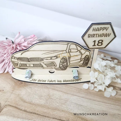Geldgeschenk Auto aus Holz – Personalisiert mit Name & Alter | Führerschein | Geburtstag Teenager